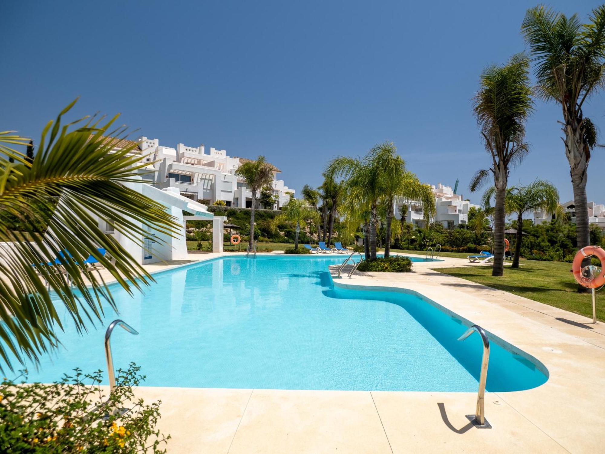 Alcazaba Lagoon 2425 Luxury Private Beach 에스테포나 외부 사진